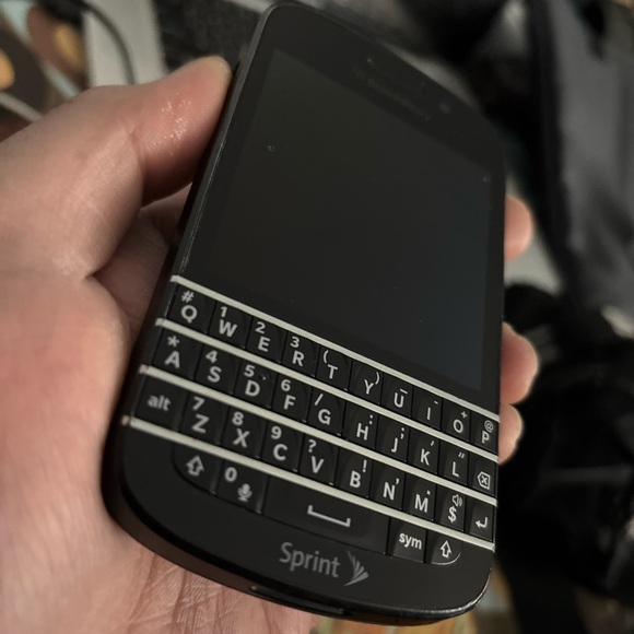Vintage Working Black BlackBerry QWERTY Smartphone - Picture 1 of 10